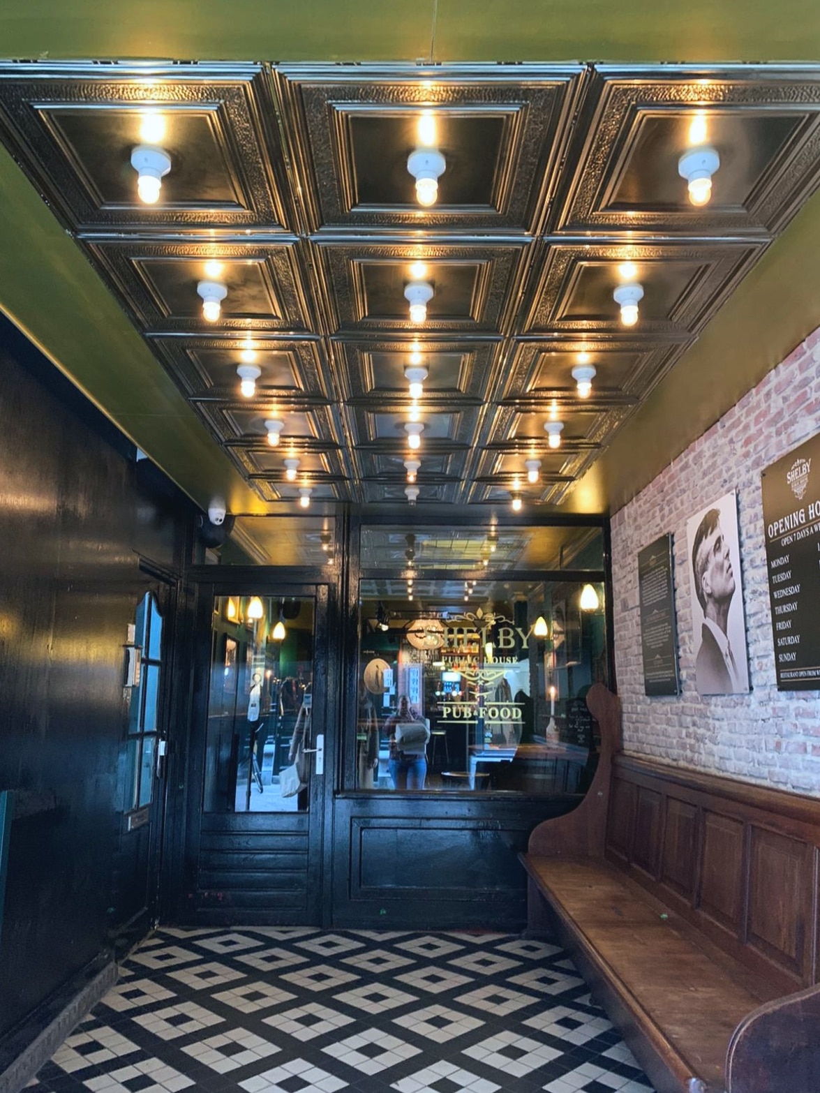 Sixpense Public House – Den Haag